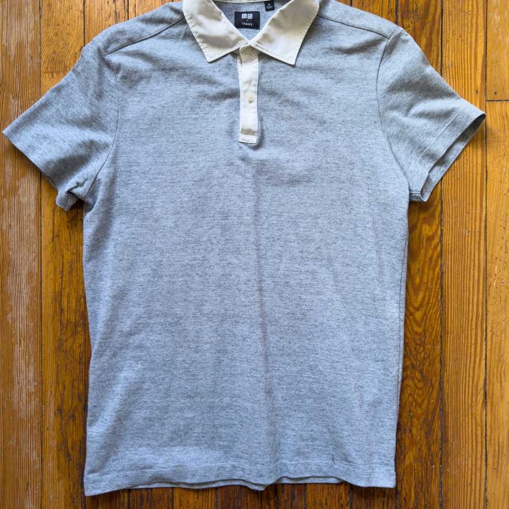 Uniqlo Gray and White Polo Shirt Casual Style